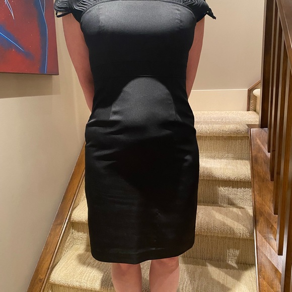 Black satin Art Deco sleeve midi dress. Perfect for a cocktail party! - Picture 4 of 4
